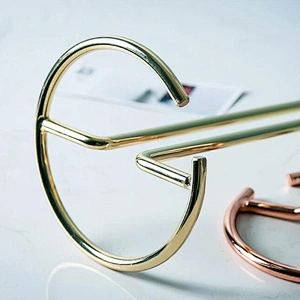 Nordic Style Rose Gold  Creative Iron Paper Towel Free Punch Reusable Standing Kitchen Roll Paper Towel Holder