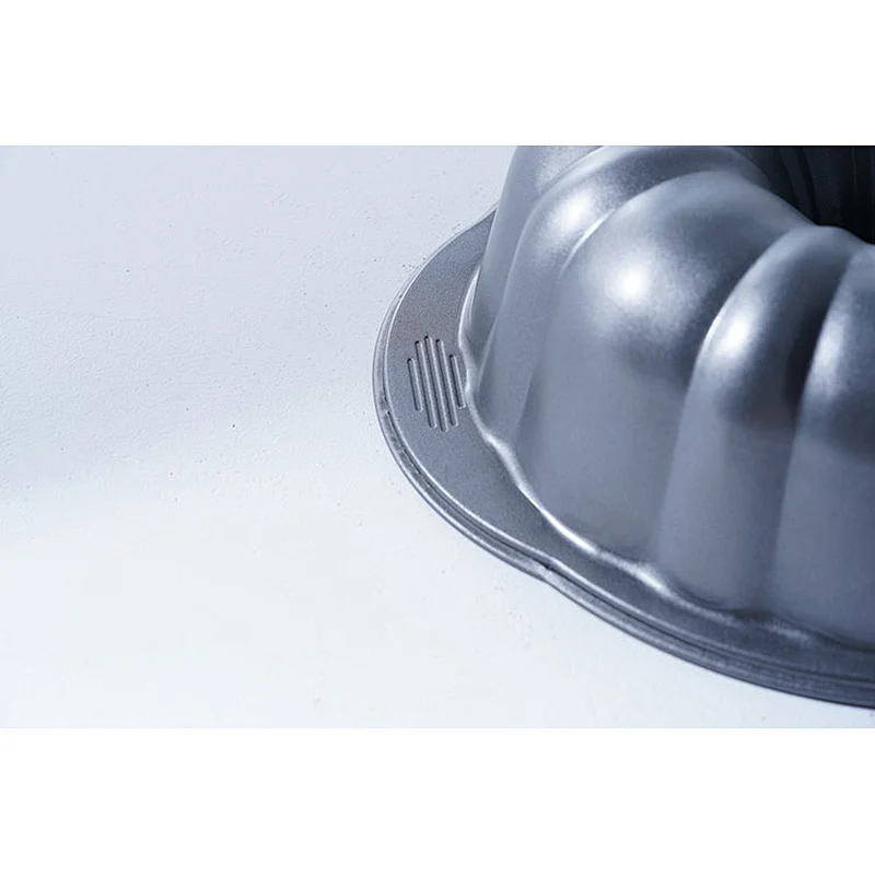 Hot sale custom design professional bakeshop carbon steel non stick coating flower pattern doughnut cake mold bake tool