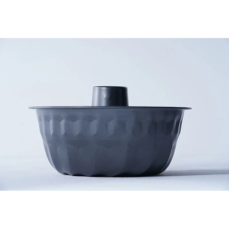 Wholesale accept customized brand round 3d donut shaped cake mold carbon steel non stick coating baking tools