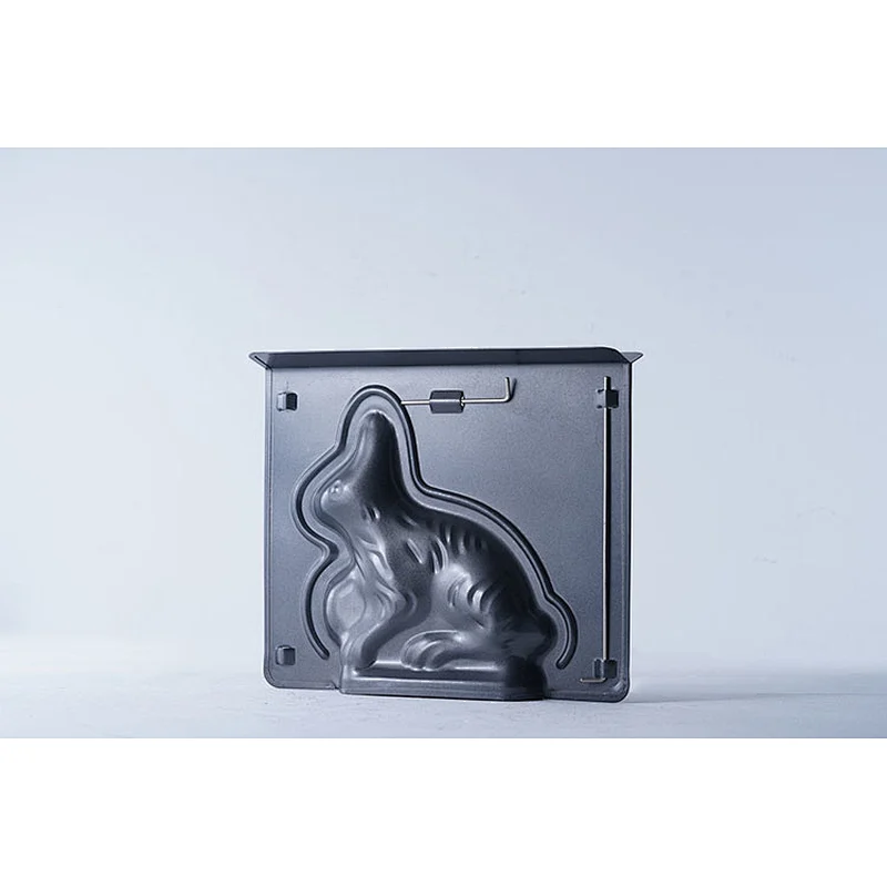 Hot sale professional 3d cartoon rabbit pattern carbon steel non stick coating cake decoration mold for children