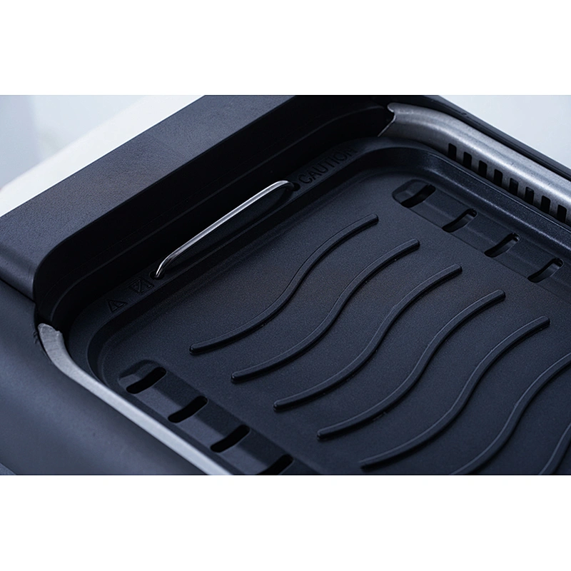 Wholesale OEM ODM black rapid heating safe material household small electric frying pan bbq grills with lid