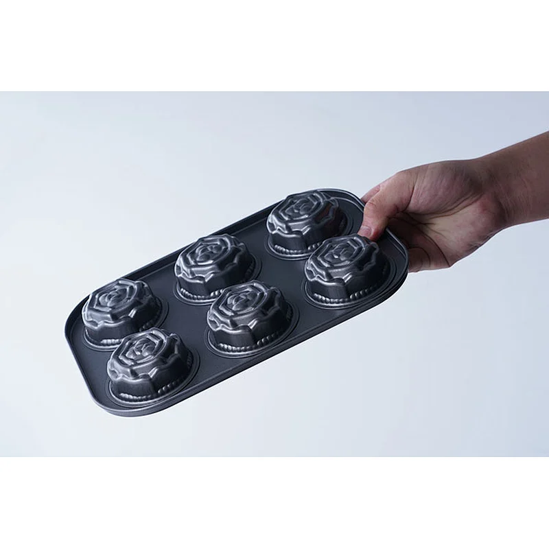 Wholesale two kinds of flower shape 6 holes carbon steel non stick coating cup cake molds for cake decoration
