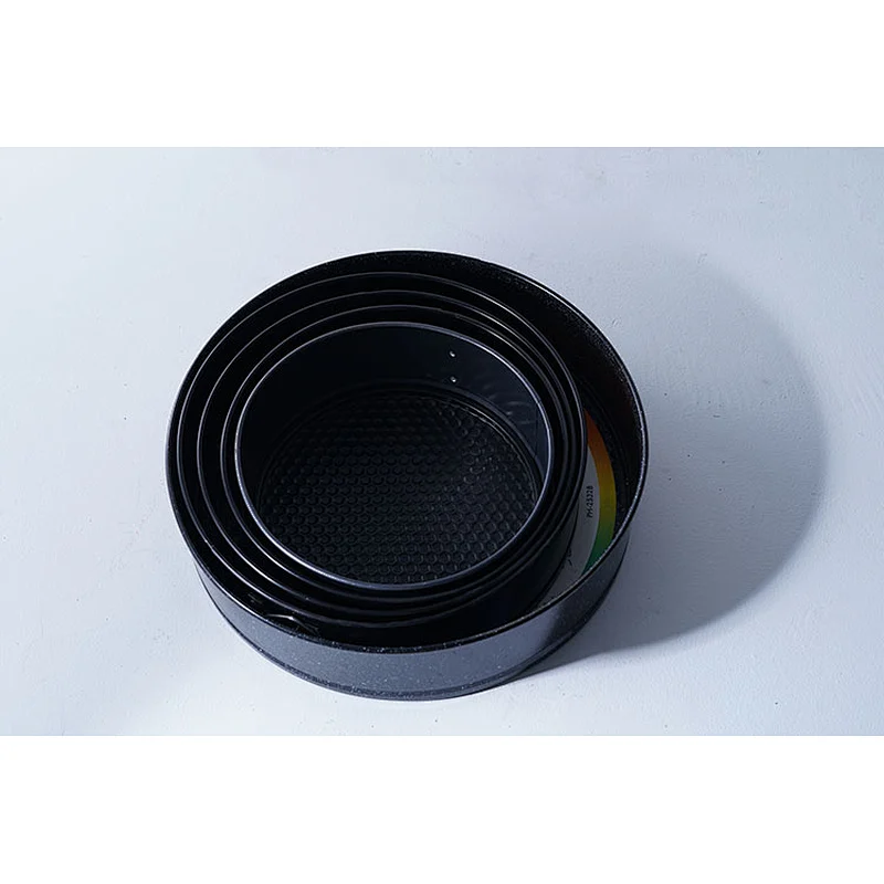 Hot sale black multiple sizes available professional carbon steel round shape cake mold non stick coating bakeware set