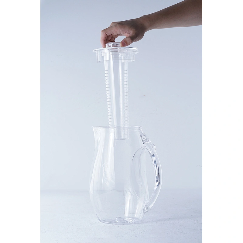 Wholesale professional healthy life kitchenware plastic fruit infuser water filter bottle pitcher with lid and infusion tube