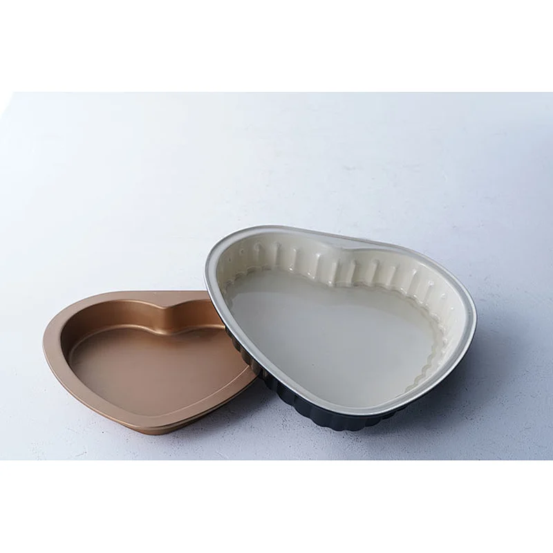 Hot sale shallow flat bottom lovely heart shape carbon steel non stick coating cake mold tray for girls