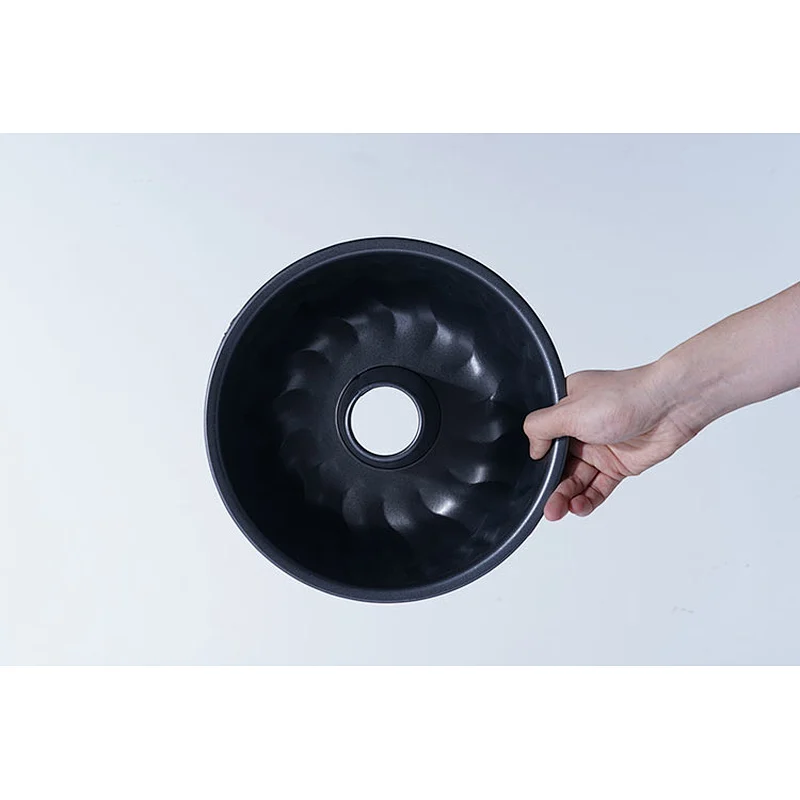 Wholesale accept customized brand round 3d donut shaped cake mold carbon steel non stick coating baking tools