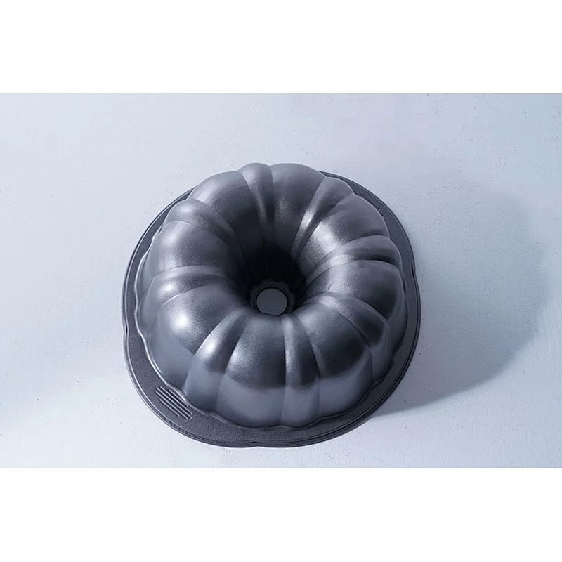 Hot sale custom design professional bakeshop carbon steel non stick coating flower pattern doughnut cake mold bake tool