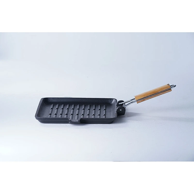 Wholesale durable black square shallow bottom cast iron preseasoned frying pan skillet with insulated wooden handle