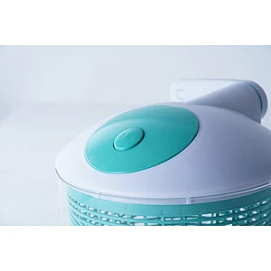 Professional practical kitchen tools green round small multifunction fruit drainer manual control plastic salad spinner bowl