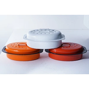 Professional cookware supplier multiple colors available enamel carbon steel chicken roaster pan with lid