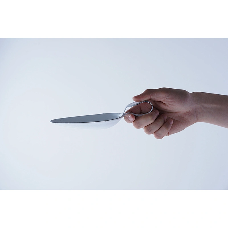 Wholesale professional tableware supplier OEM small white carbon steel enamel spoon tea water soup scoop