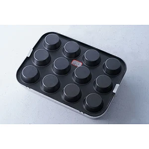 Wholesale 12 holes black round portable carbon steel non stick coating cake baking decorating molds with lid