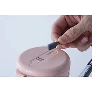 Hot sale USB rechargeable travel school office waterproof fashionable mini pink plastic portable blender juicer cup for girls