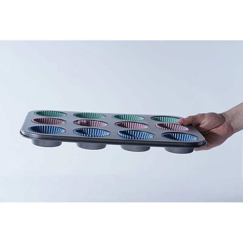 Wholesale good quality 12 pieces round shape muffin form carbon steel cup cake mold non-stick coating bakeware