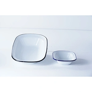 Wholesale OEM accept customized sizes kitchen classic cookware white flat-bottomed carbon steel enamel plates dishes set