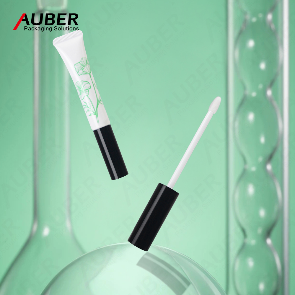 lip gloss tube with doe foot applicator