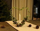 Metal candle holder with Xmas wreath