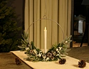 Metal candle holder with Xmas wreath