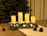 Metal candle holder with Xmas wreath