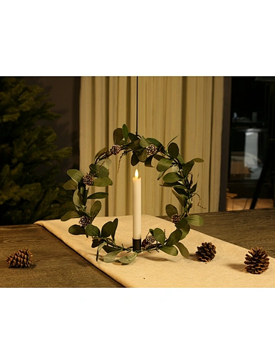 Metal candle holder with Xmas wreath