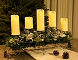Metal candle holder with Xmas wreath