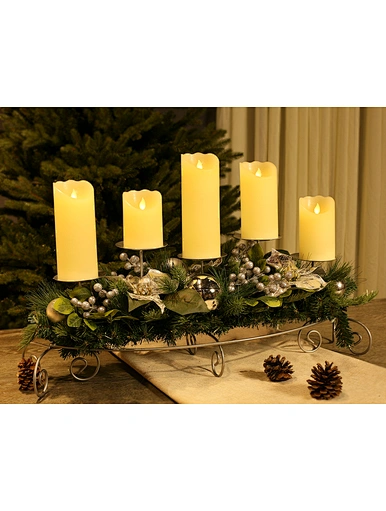 Metal candle holder with Xmas wreath
