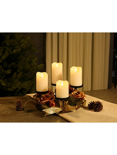 Metal candle holder with decoration