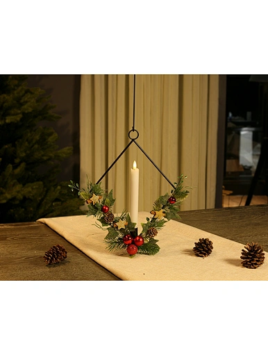 Metal candle holder with Xmas wreath