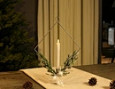Metal candle holder with Xmas wreath