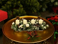 Metal candle holder with Christmas wreath