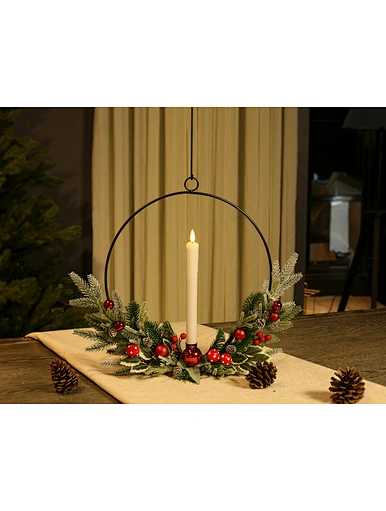 Metal candle holder with Xmas wreath