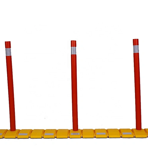 Factory Direct High Quality  Base Traffic Plastic Lane Separator For Road Divider Pu Post With PE