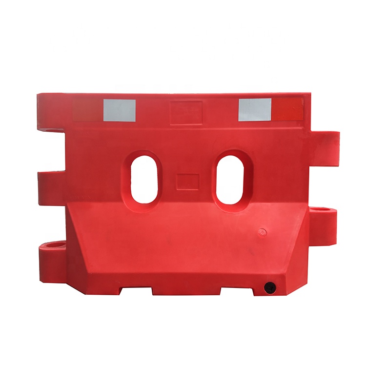 China New Products Road Safety Traffic Control Equipment Plastic Water Filled Road Safety Barrier Water Horse