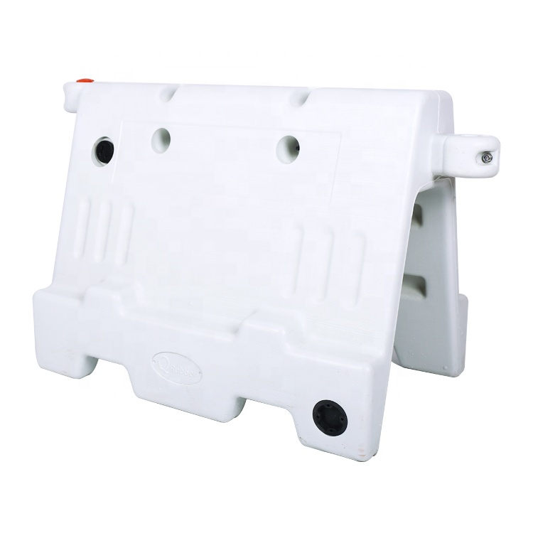 China New Products Top Quality Road Crowd Control Red & White Water Filled Plastic Safety Barrier