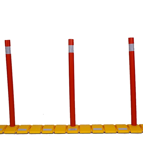Factory Direct High Quality  Base Traffic Plastic Lane Separator For Road Divider Pu Post With PE