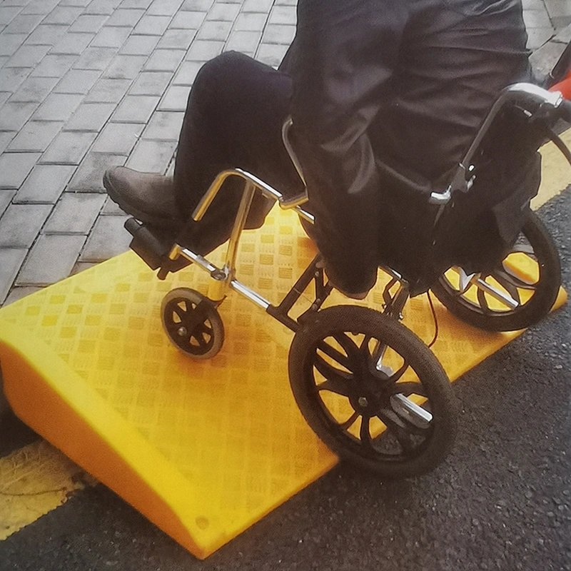 2020 New Products High Quality Assured Rubber Ramps Kerbing Traffic Safety Plastic Trench Cover