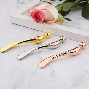 ningyo wholesale comfortable mermaid shaped massage stick eye cream spoon