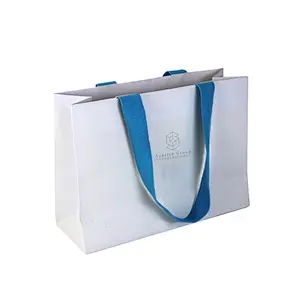 Gift bag，Paper bag，Hand holding  bag，Kraft paper bags