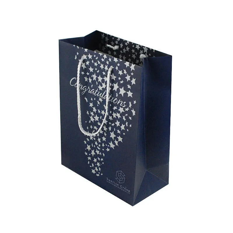 Gift bag，Paper bag，Hand holding  bag，Kraft paper bags, paper bag shopping,Hand bag