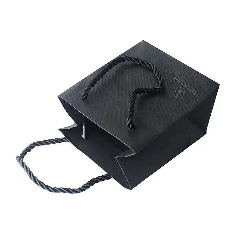 Gift bag，Paper bag，Hand holding  bag，Kraft paper bags, paper bag shopping,Hand bag