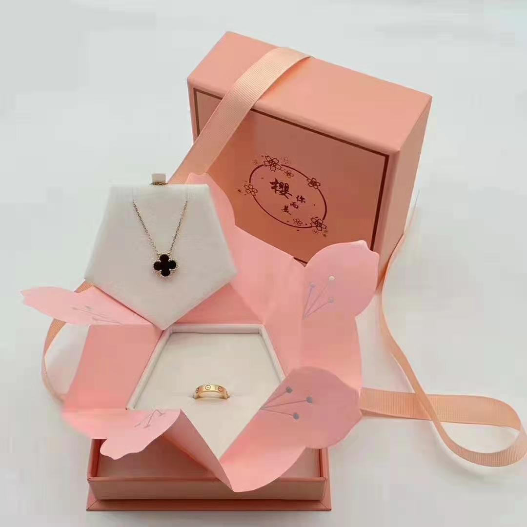 Jewelry box, Gift box