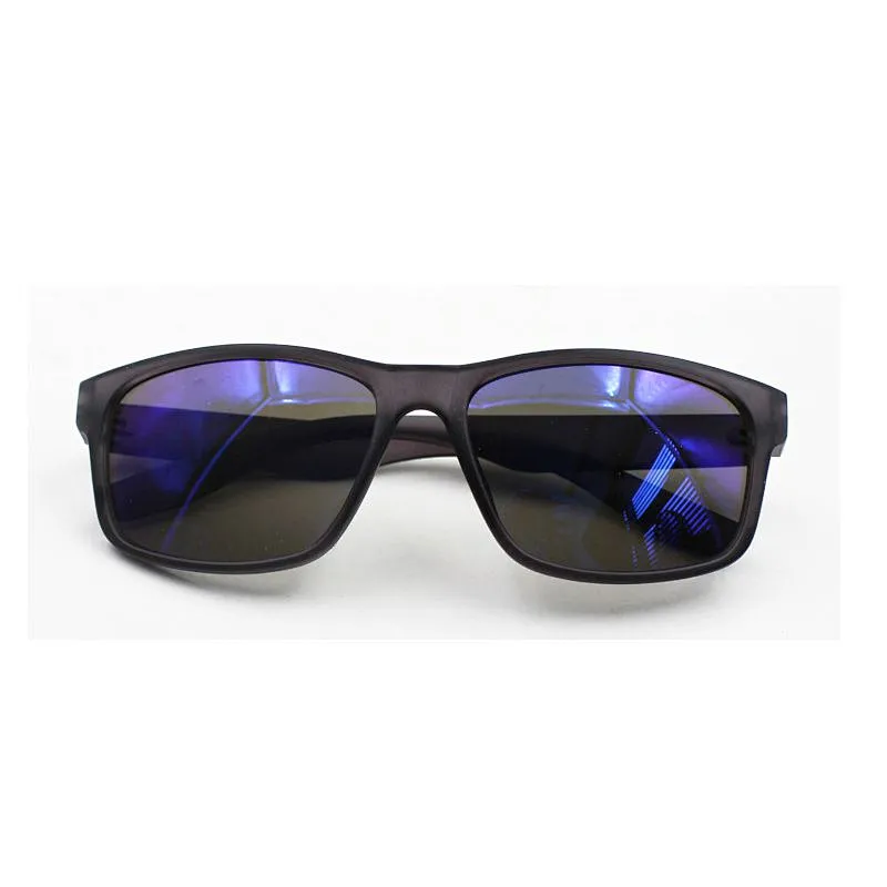 Plastic mens sunglasses with mirror lens