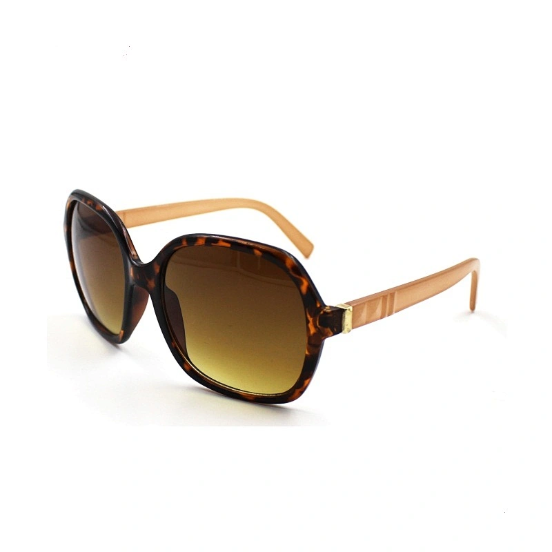 Wholesale custom logo fashion plastic sunglasses foe women