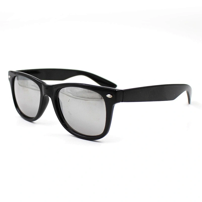 Fashionable modern leopard-print sunglasses