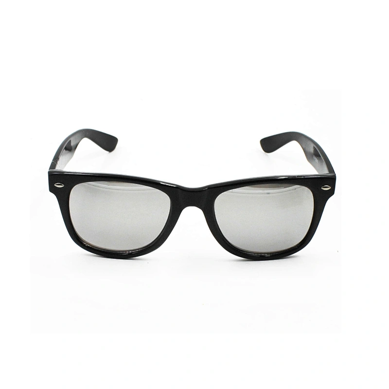 Fashionable modern leopard-print sunglasses