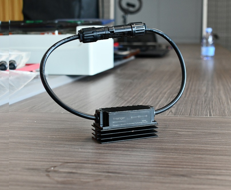 Anti-Reverse Diode Connector for Solar Energy
