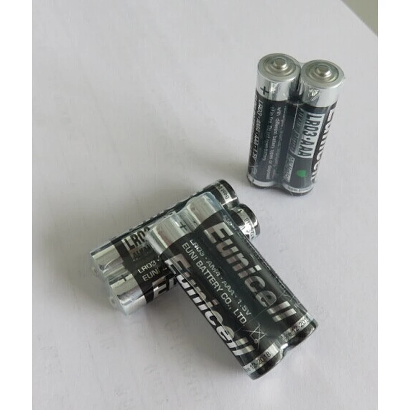 Factory Directly Wholesale Zinc Carbon AAA/R03/UM4/1.5V Battery/for toys/ clocks/camera/remote controls/