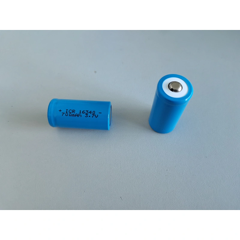 Hot sell 700mah 3.7v cylinder lithium ion batteries CR123A ICR 16340 li-ion rechargeable RCR123A ICR17335 battery with led torch
