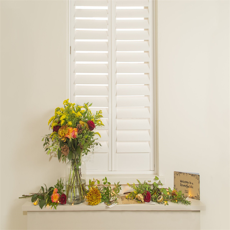 plantation shutter