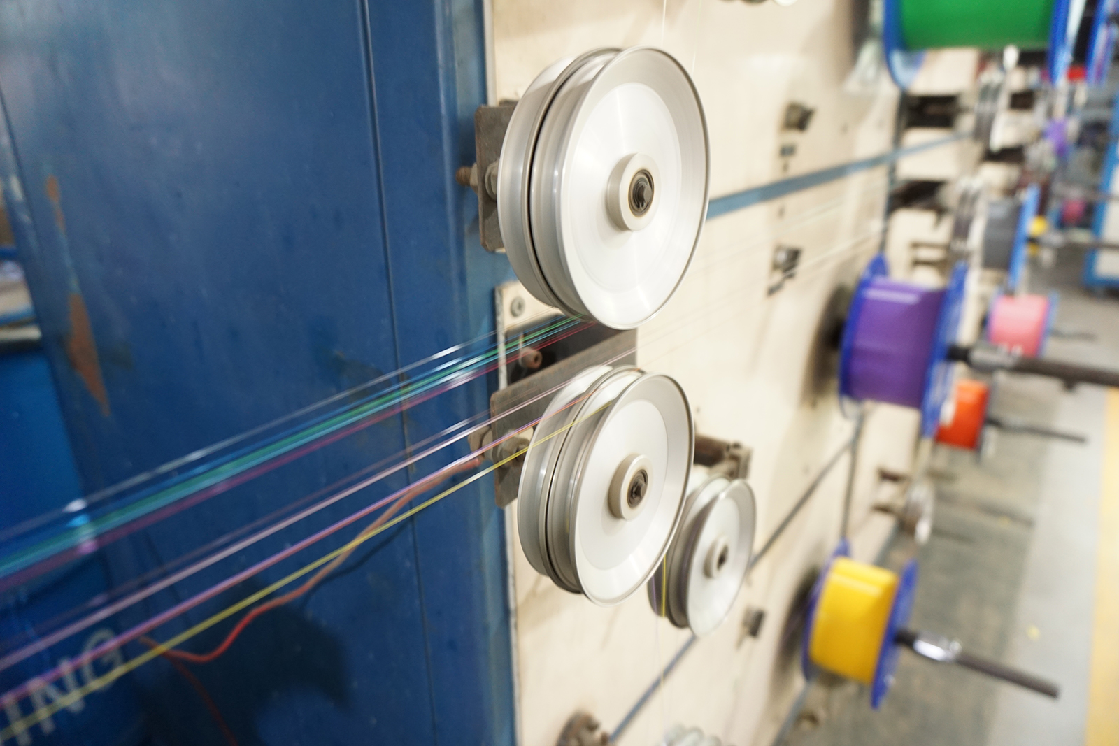 How fiber optic cable is made?